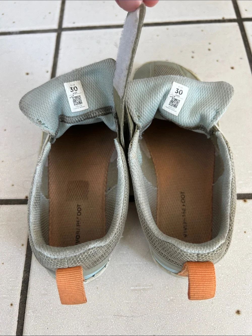 Vivobarefoot kids sneakers